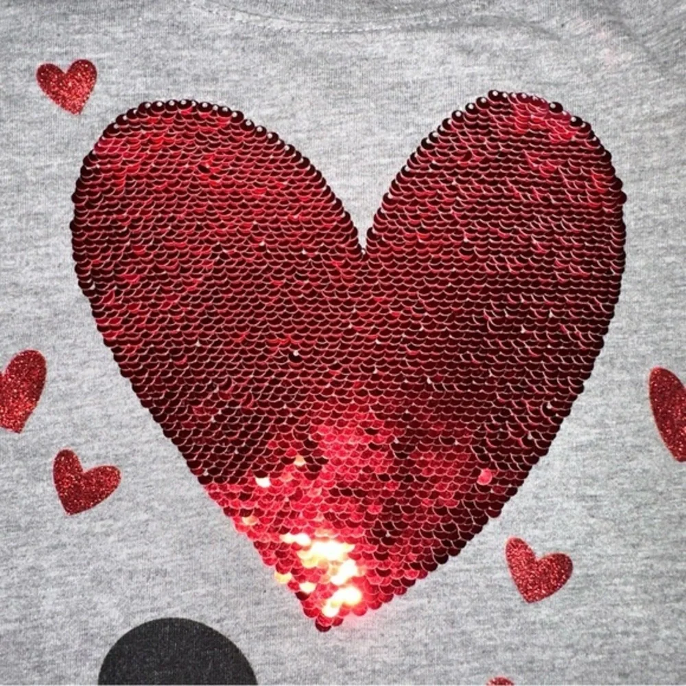 ❤️ Disney Mickey‎ & Minnie Valentine’s Day hearts shirt glitter & sequins
